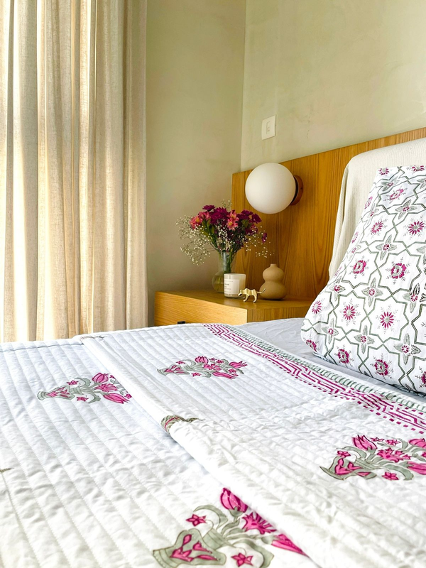 Quilted Bedcover With 2 Quilted Pillow Cover