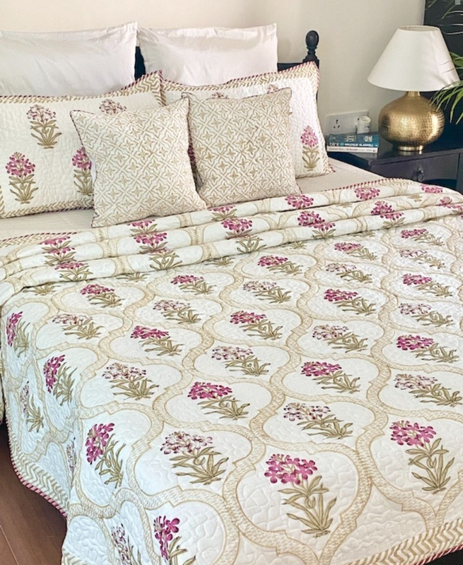 Quilted Bedcover With 2 Quilted Pillow Cover